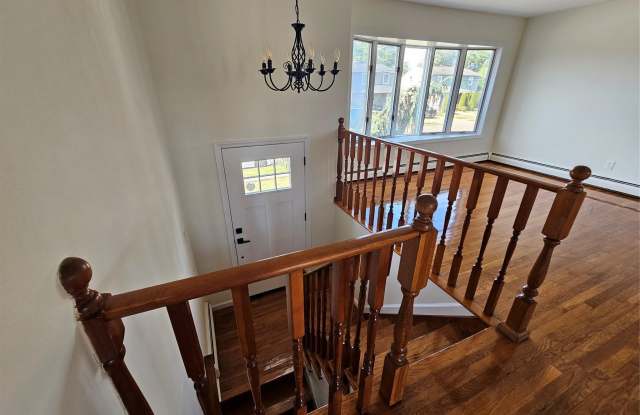 Photo of 2403 hampton Avenue