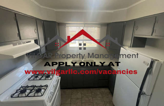 Gorgeous home! In a super prime location! 2 bedroom 1 bathroom home in Gary, IN