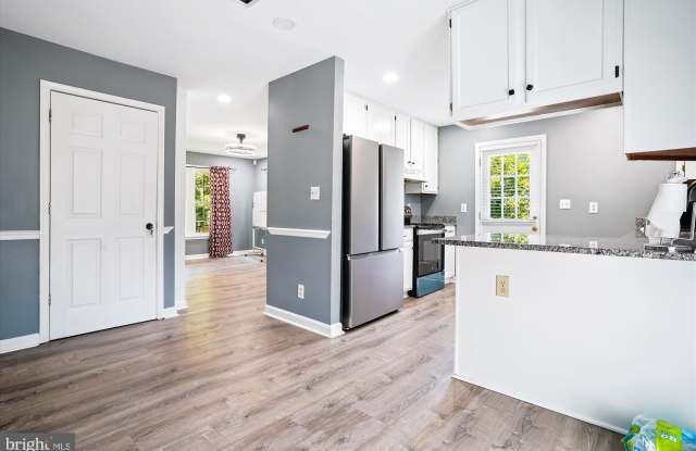 6219 FOREST GROVE Drive