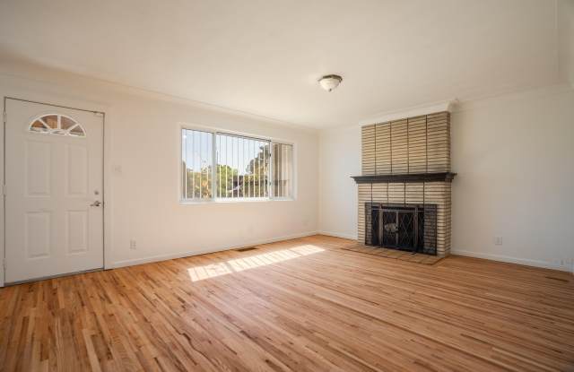 425 Graceland Drive SE