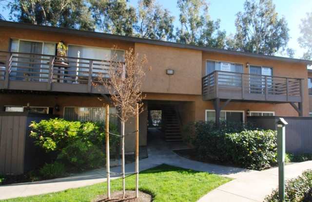 LA HABRA 3BR CONDO $3100mo