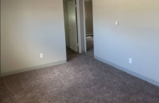 2 Bedroom 1 Bathroom Westminster Quadplex - Lower unit