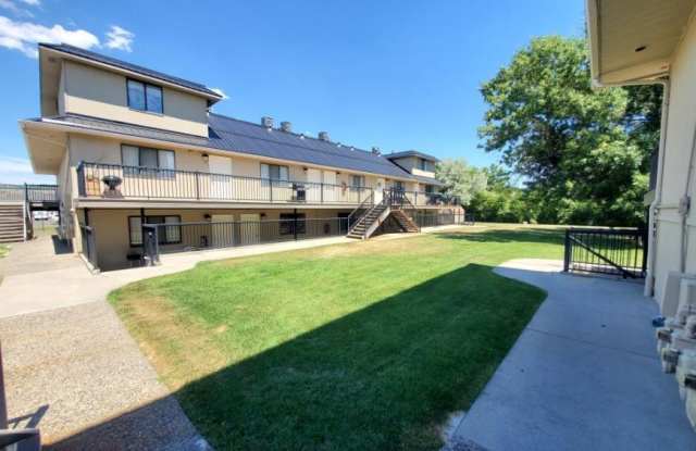 1141 28th Street West