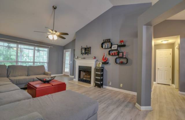 2301 North Cromwell Court