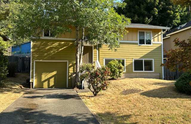 Recently Renovated 4 Bedroom, 2 Bathroom House with Fenced Backyard - 4529 Southwest Buddington Street, Portland, OR 97219