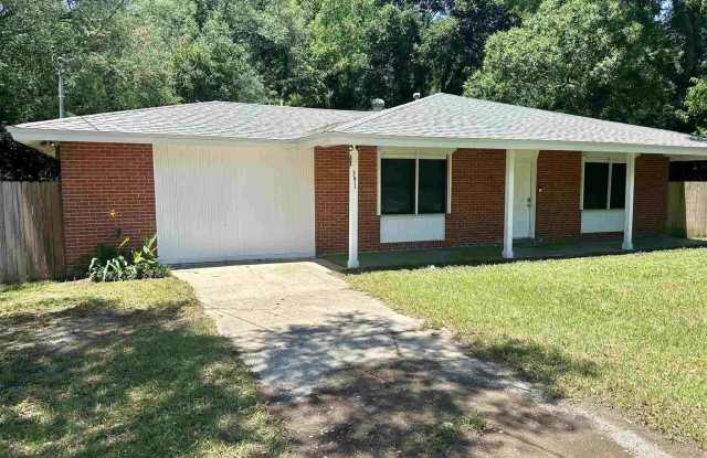 391 N 57th Ave - 391 North 57th Avenue, Myrtle Grove, FL 32506