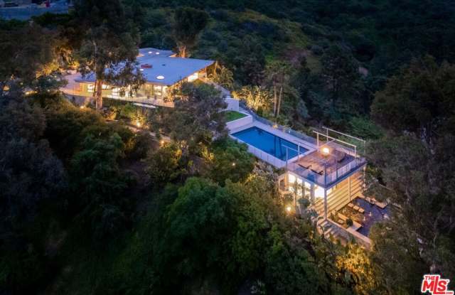 Photo of 10556 Fontenelle Way