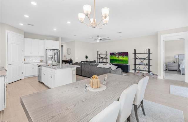 607 Parkshore Lake Ave