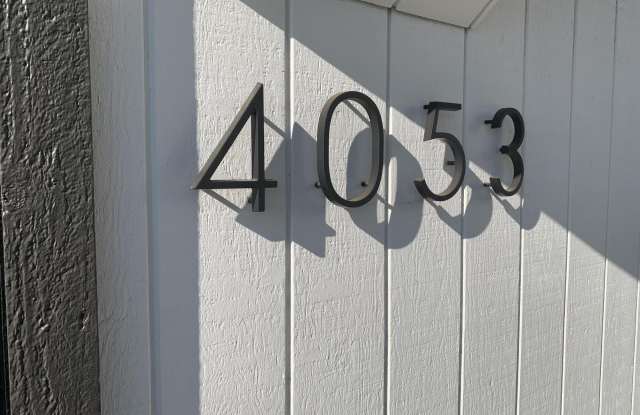 Photo of 4053 Rosemont Avenue