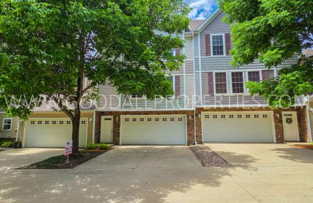2-Bedroom, 2.5-Bath Townhome in Urbandale with a 2-Car Attached Garage!