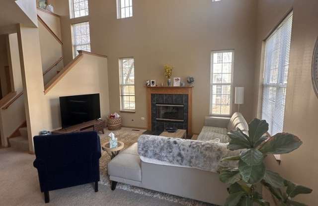 2914 White Thorn Circle