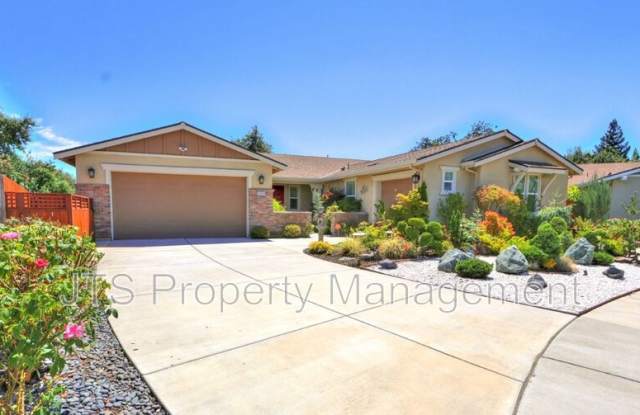 4988 Amina Fair Way