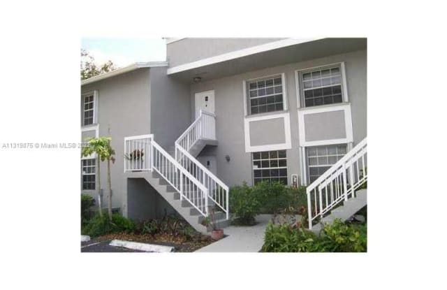 462 NE 210th Cir Ter - 462 Northeast 210th Circle Terrace, Ives Estates, FL 33179