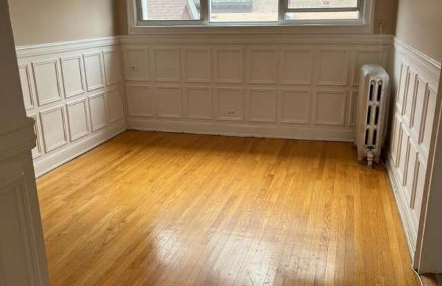 1226 W Pratt Boulevard