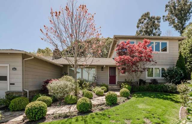 5 Bedroom / 3 Bathroom House in Burlingame with Pool! - 2540 Valdivia Way, Burlingame, CA 94010