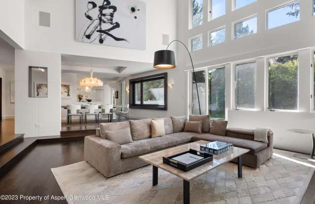 Photo of 517 W North Street