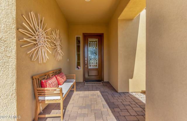 Photo of 628 E PEACH TREE Street