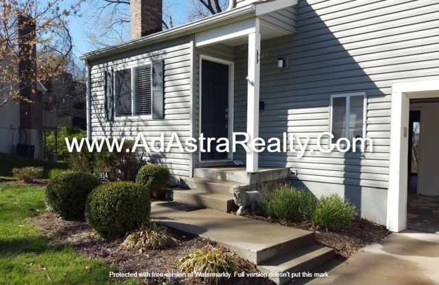 Beautiful Remodeled South KCMO Townhome-Coming SOON!!