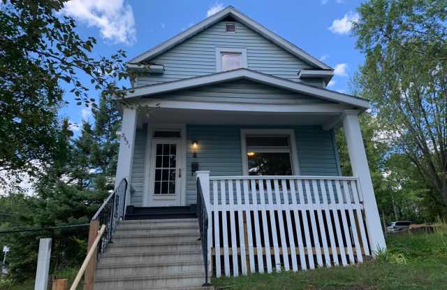 AVAILABLE April 1st - 3 BED 1 BATH
