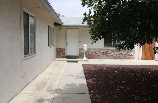 4/Bedroom Home for Lease in West Hills!