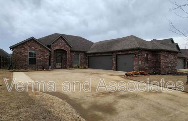 Photo of 3200 SW Hazelnut Ave