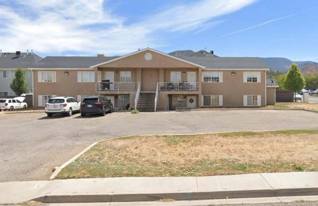 4-bedroom, 2-bath apartment in Cedar City fourplex