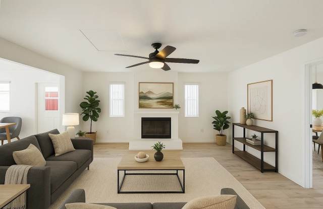 6715-6717 N Elman St