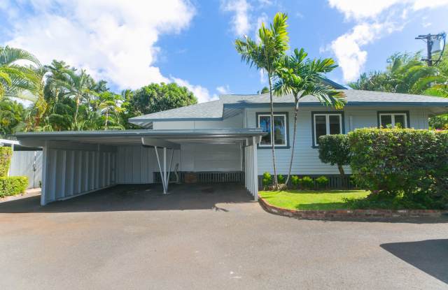 Kahala - renovated 2 bedroom, 2 bath w/2 car carport less than 250 feet from the beach. - 4711 Kahala Avenue, Honolulu, HI 96816