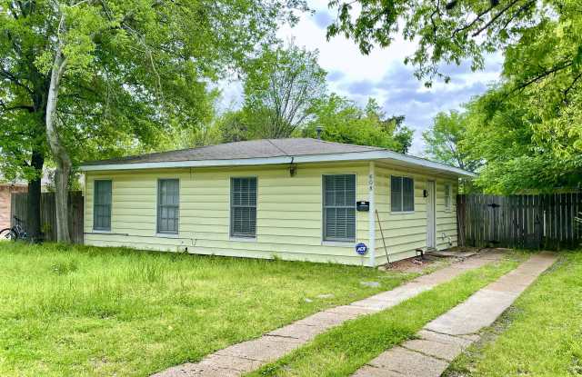 608 Highlands Street