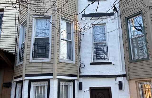 477 Mercer Street