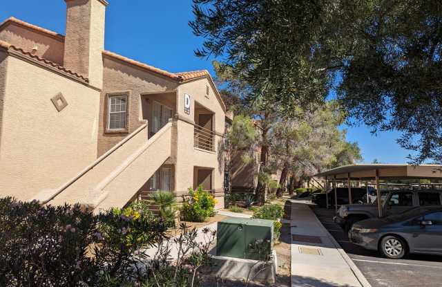 ******* 2 WEEKS FREE RENT ******* A Fabulous 2 Bedroom Condo on the First floor.