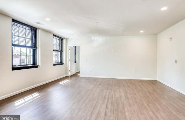 210 E BOSCAWEN Street unit: 202