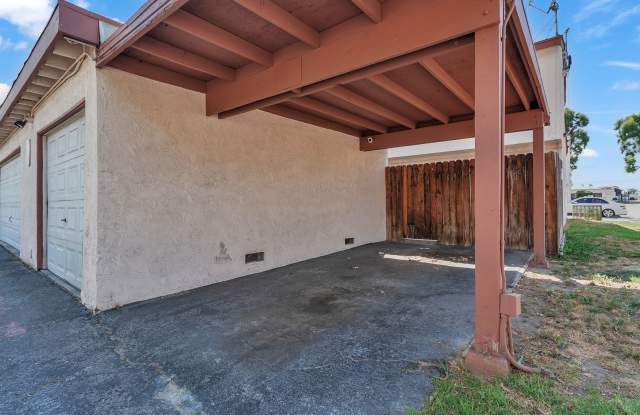 349 North Eucalyptus AvenueAPT 30