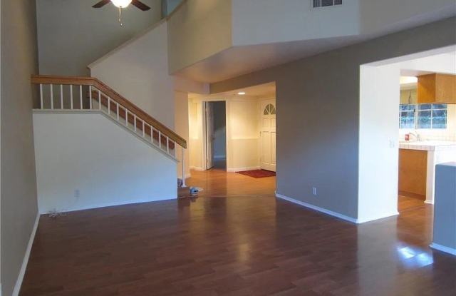 8090 E Goldenrod Lane