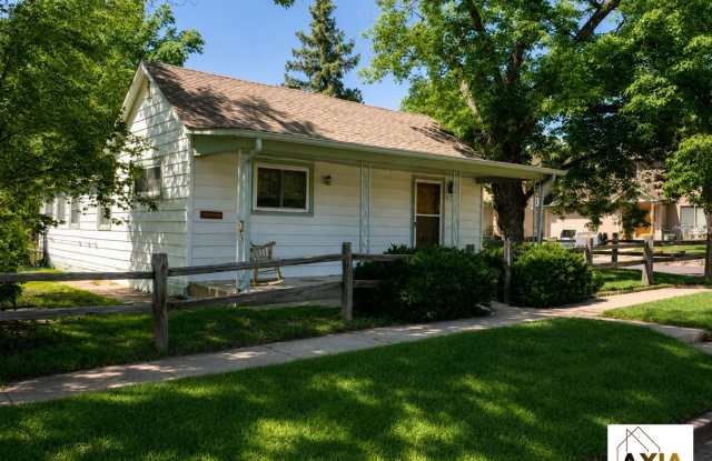 Charming 2 Bedroom in Old Town Lafayette!