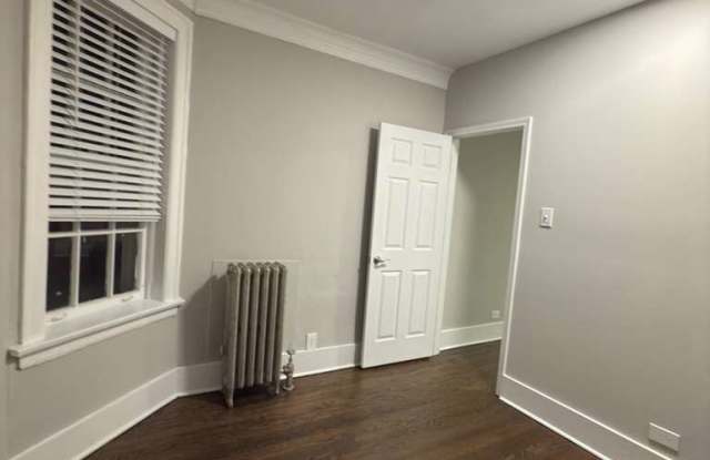 7422 North Damen Avenue, Apt 2G