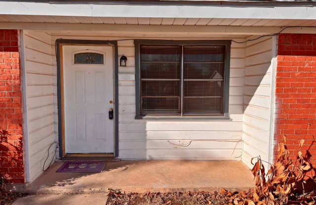 3 Bed 1.5 Bath In City View