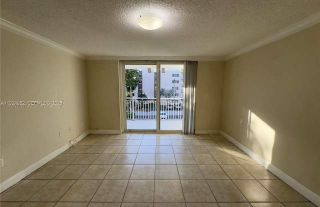 6930 Miami Gardens Dr