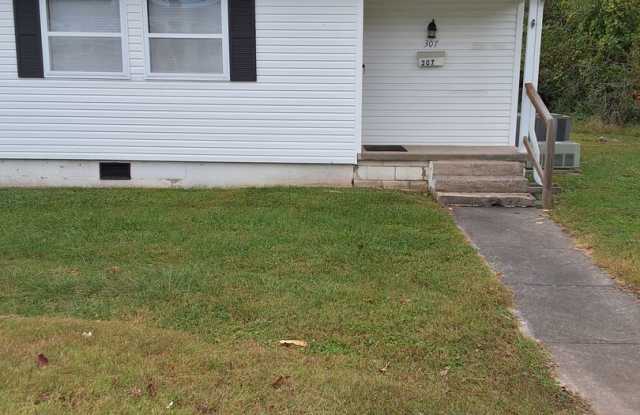 Oak Ridge 37830 - OPEN HOUSE February 18th, 2PM-4PM! - 1 Bedroom, 1 Bath Apartment - Contact Sharon Arnwine (865) 313-7215