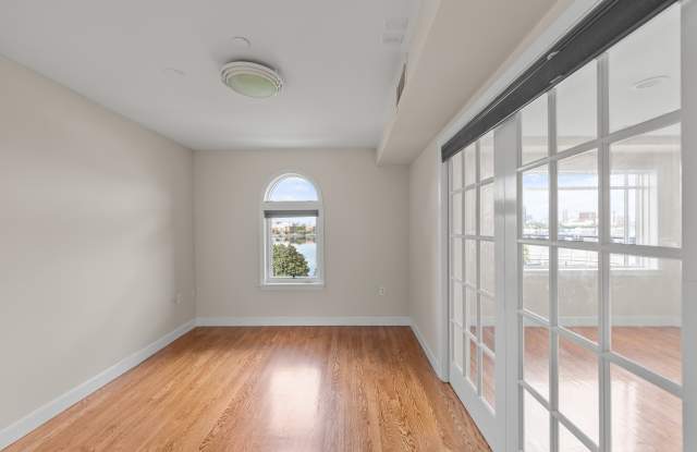 25 Bay State Road