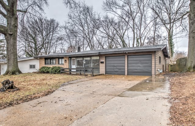 2325 Allen Dr - 2325 Allan Drive, Florissant, MO 63033