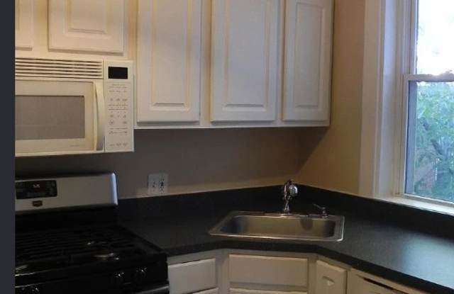 1020 Fairmont St NW Apt 8