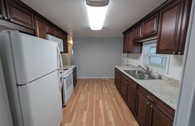 207 Dolphin Drive North