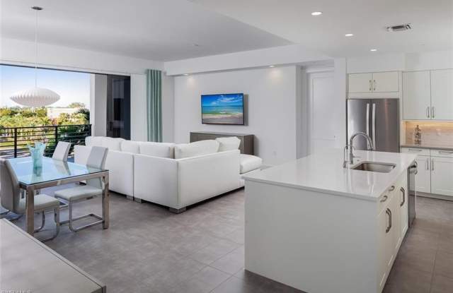 1111 Central Ave unit: 412