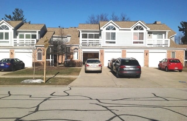 1116 Courtland Drive - 1116 Courtland Drive, Buffalo Grove, IL 60089