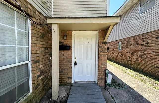 312 W LIBERAUX Street