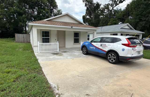 ***COMING SOON *** Modern Open-Concept Home Near I-75 & Downtown Ocala AVAILABLE SEPTEMBER 1