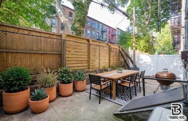 439 Jefferson Ave