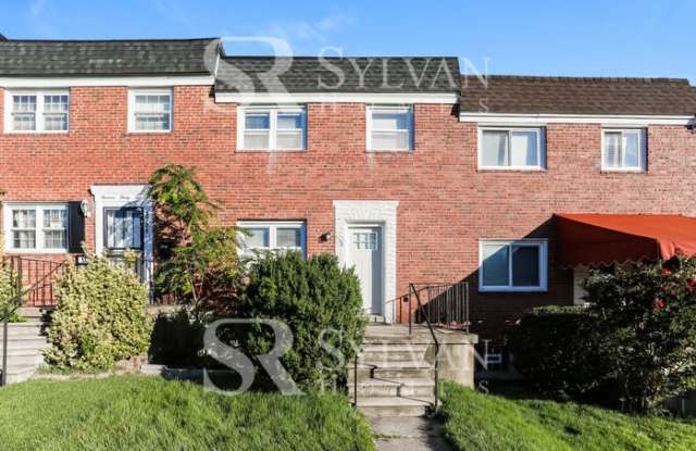 Photo of 1336 Kenton Road