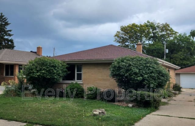 5913 Pershing Blvd - 5913 Pershing Boulevard, Kenosha, WI 53144